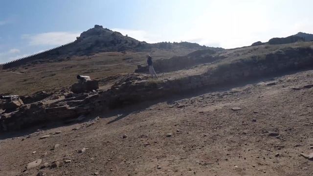 Судак. Генуэзская крепость / Достопримечательности Крыма / Автостопом в Крым / Break stereotypes смотреть онлайн