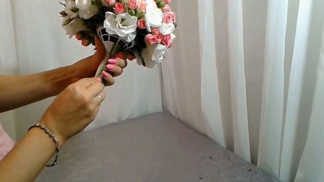 Свадебный букет из кустовой розы и эустомы. Wedding bouquet of spray roses and eustoma. смотреть онлайн