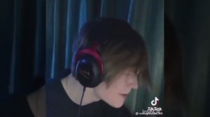 Ты пахнешь мятой, в футболочке помятой