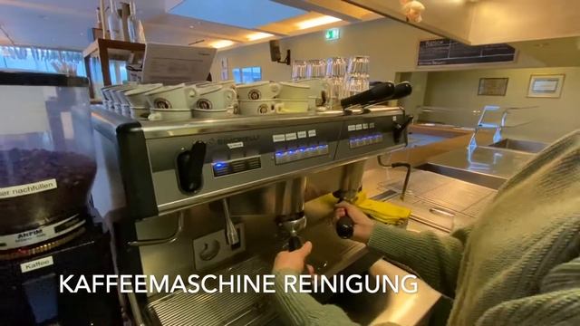 Rest. Kantine Hermetschloo: Reinigung der Kaffeemaschine смотреть онлайн