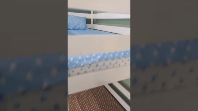 Двухъярусный Домик 80*160 белый+ 2 комплекта постельных принадлежностей смотреть онлайн