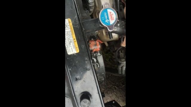 Replacing Radiator #hyundai #radiator #getz