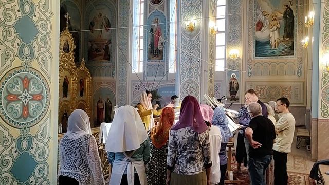 На стиховне стихиры праздника, гл. 5-й: подобен "Радуйся живоносный Кресте" (напев Оптиной пустыни). смотреть онлайн