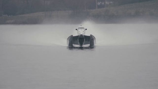 Tunnel Boat Racing Flying On Edge смотреть онлайн