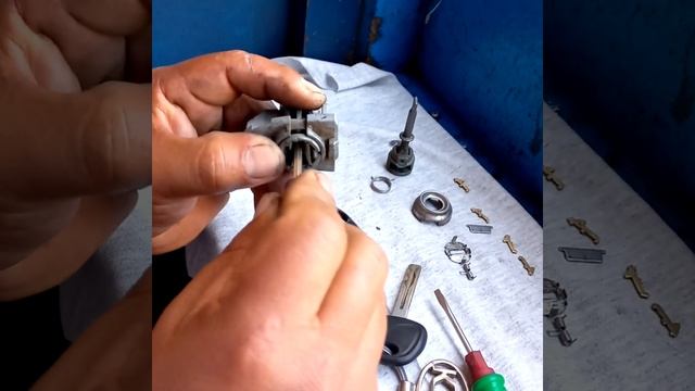 reparacion de chapa de puerta de KIA RIO 2017 por desgaste de llave смотреть онлайн