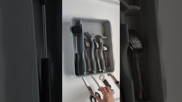Лоток для столовых приборов Кухонный органайзер под приборы в ящик Сушилка для ложек и вилок ножей смотреть онлайн