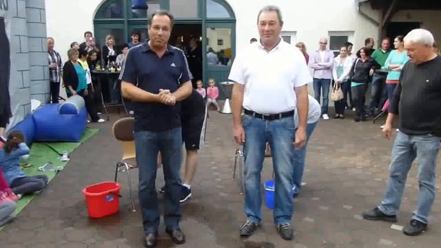 Gregor Eibes und Patrik Martini - Ice Bucket Challenge in Gutenthal смотреть онлайн
