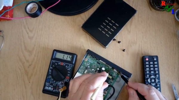 Приставка DVB T2 не включается.