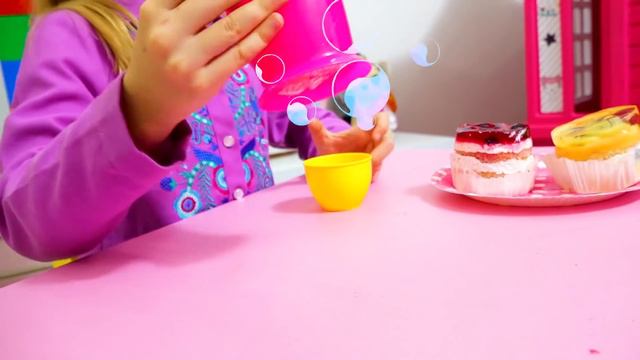 Настя играет полицейский и воришка Nastya Pretend Play Funny Police Chase Story for Kids смотреть онлайн