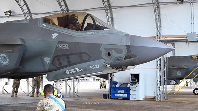 F-35A Lightning II Fighter Jet Take Off U.S. Air Force смотреть онлайн