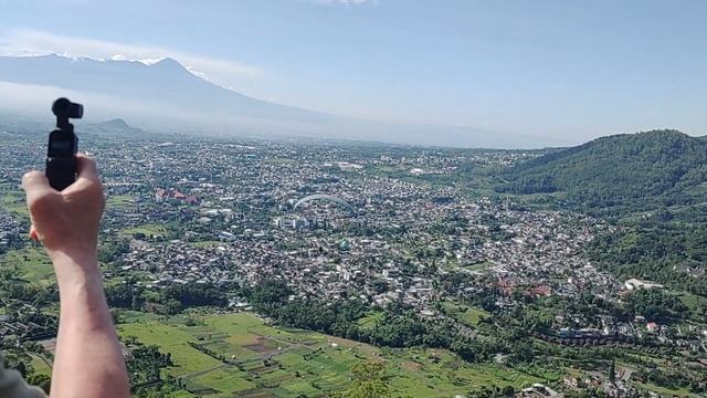 Exploring Malang, Indonesia - S4E22 смотреть онлайн