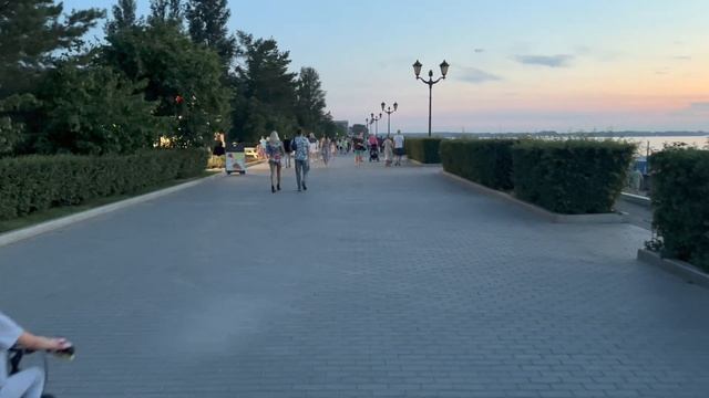 Набережная в Самаре вечером | Лето июль 2022 смотреть онлайн
