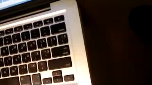 Unibody Macbook DVD eject sound смотреть онлайн