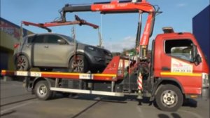 Стоп- Хам. Работает эвакуатор: рейд "Парковка для инвалидов" у гипермаркета Лента.