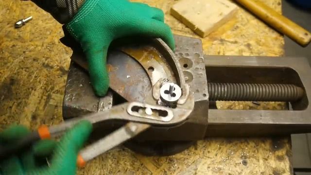 НЕ ВЫБРАСЫВАЙТЕ ТОРМОЗНЫЕ КОЛОДКИ! КЛАССНАЯ ИДЕЯ самоделки для БОЛГАРКИ! смотреть онлайн