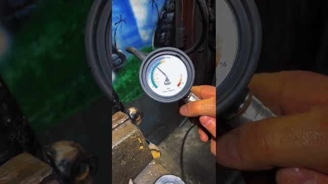 ￼ Как закачать газ, азот в амортизатор #ремонтавто #реставрация #автомобили #mechanic #лайфхаки смотреть онлайн