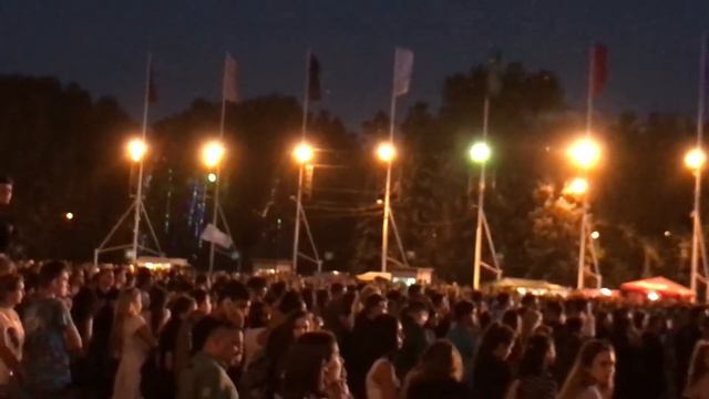 Фестиваль Поехали. Театральная площадь Саратов 01 сентября 2017 смотреть онлайн