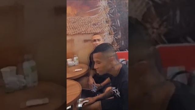 ?BOTAFOGO COM MIGUELZINHO DO CAVACO NA RODA DE SAMBA, NO AEROPORTO, ESPERANDO PELO VÔO #botafogo смотреть онлайн