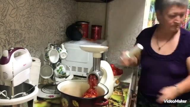 Живая аджика, без кипячения, необыкновенно вкусная , сок томатный с перцем. смотреть онлайн
