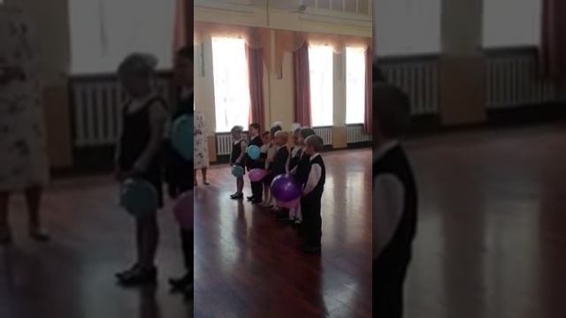 День учителя. 1 класс смотреть онлайн