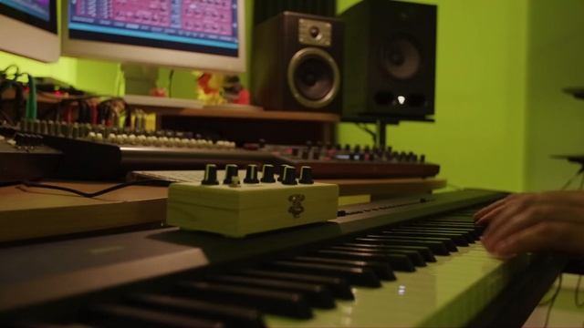 Crop Mood - A First Pre-Release Test [Canon EOS M Magic Lantern RAW] смотреть онлайн