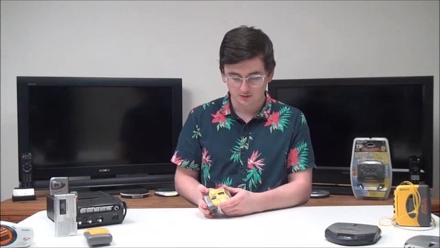 Sony Walkman Sports FM/AM Stereo Walkman Mega Bass Yellow Portable w/ Wristband (SRF-88) смотреть онлайн