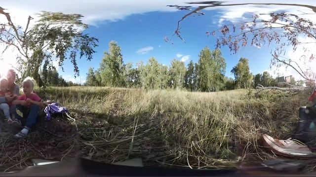 81-ый день. Стригу детям ногти на природе. Играем в тактильные игры. Угадай что в руке. Учим цвета смотреть онлайн