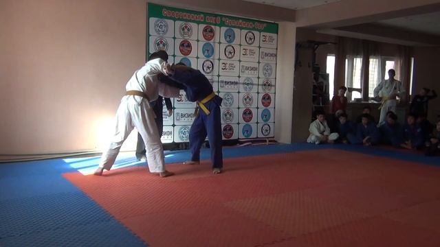 Шакенов Ислам vs Азимов Бексултан смотреть онлайн