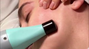 Массаж лица на аппарате БМС Назарова. БМС массаж лица надолго сохранит свежий и ровный цвет лица.