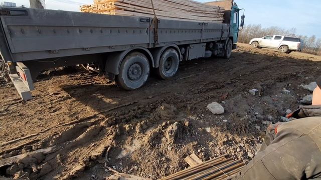 Работа На ПРЕДЕЛЕ,Старый Автокран КАМАЗ "ИВАНОВЕЦ" Ставит дизельгенератор 6,5 тонн. смотреть онлайн