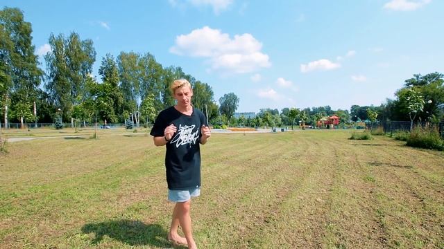 Как сделать: Затяжное заднее сальто (Stall backflip) смотреть онлайн