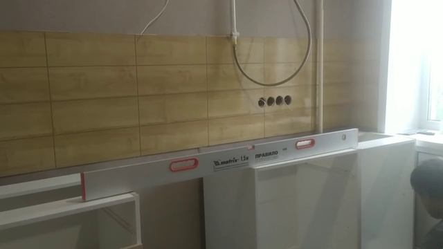 РЕМОНТ НА КУХНЕ ПОЧТИ ЗАКОНЧЕН? Наводим красоту? Крепим плинтуса смотреть онлайн
