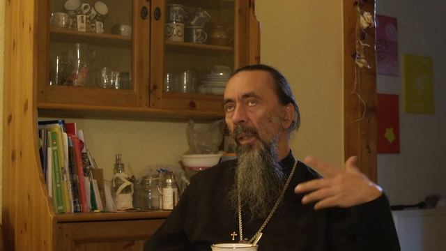 Почему перед причастием человек должен исповедоваться? Христос принимал всех без покаяния? смотреть онлайн