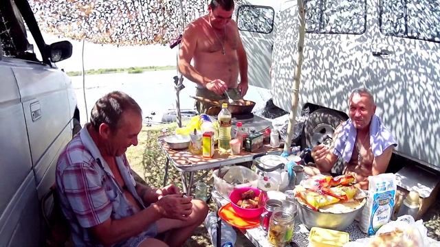 Рыбалка 2021 на реке Или\Проверяем Амуровки\Приехали друзья\Весёлое застолье смотреть онлайн