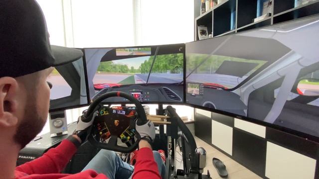 iRacing on Fanatec full kit and triple screen смотреть онлайн