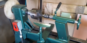 Токарный станок по дереву своими руками.