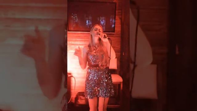 Кавер "Underneath your close" Юлия Суинова (Shakira) смотреть онлайн