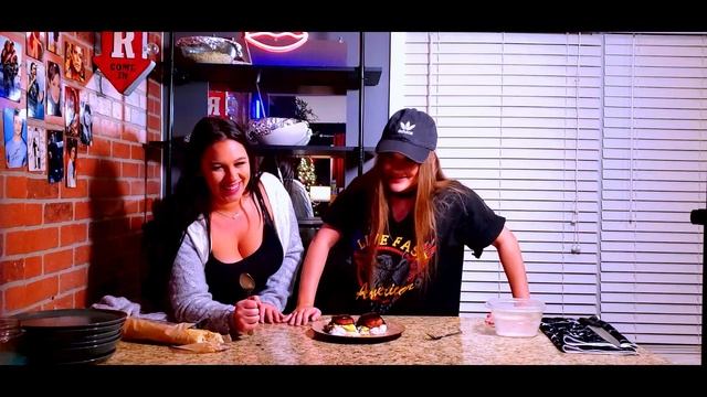 TRYING FOOD FROM VIDEO GAMES | Destiny, Skyrim, Fallout, Genshin Impact, & more смотреть онлайн