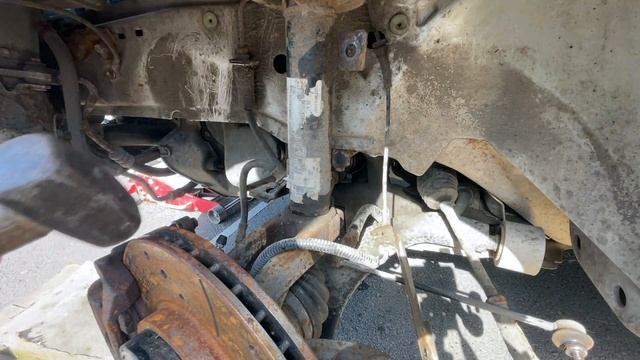 How To Change Front Suspension On A Mk6 Ford Fiesta смотреть онлайн