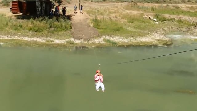 Dwarf Zip Line Fail and Crash!!!! смотреть онлайн