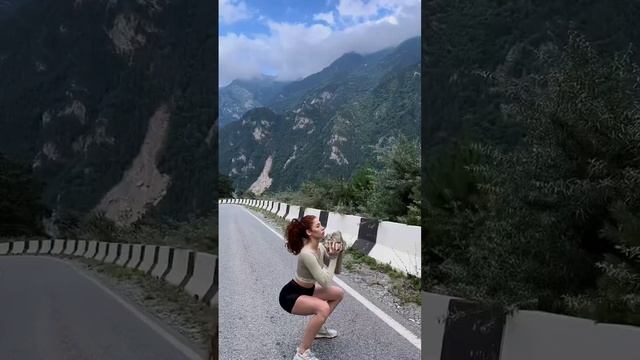 Идеальный костюм для бега, йоги и пилатеса #shortsvideo #aesthetic смотреть онлайн