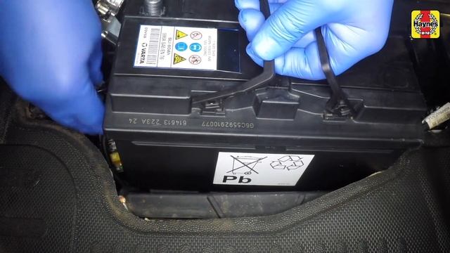 How to Replace the battery on the Citroen Dispatch 2007 to 2016 смотреть онлайн