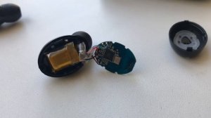 Замена аккумуляторов на беспроводных наушниках