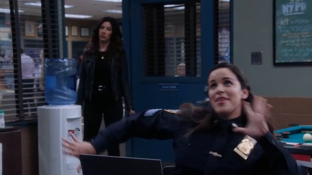 who's that mama looking so cool? I'm that mama looking so cool смотреть онлайн