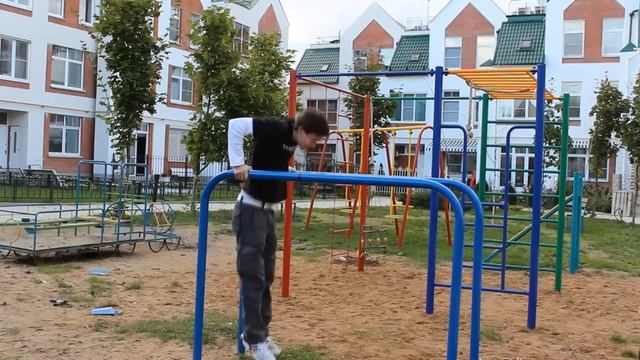 Отжимания на брусьях с хлопками (clapping dips) смотреть онлайн