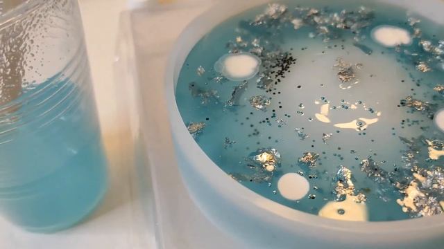 Эпоксидная смола || Первый опыт заливки || Ошибки начинающих смотреть онлайн