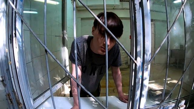ПСИХУШКА - ПОПАЛ В ПСИХБОЛЬНИЦУ ПОСЛЕ ДЕТСКОГО ДОМА. БУЙНЫЙ ПАЦИЕНТ смотреть онлайн