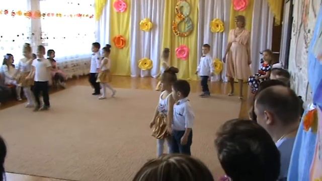 Танец "Королева красоты" ср.гр. смотреть онлайн