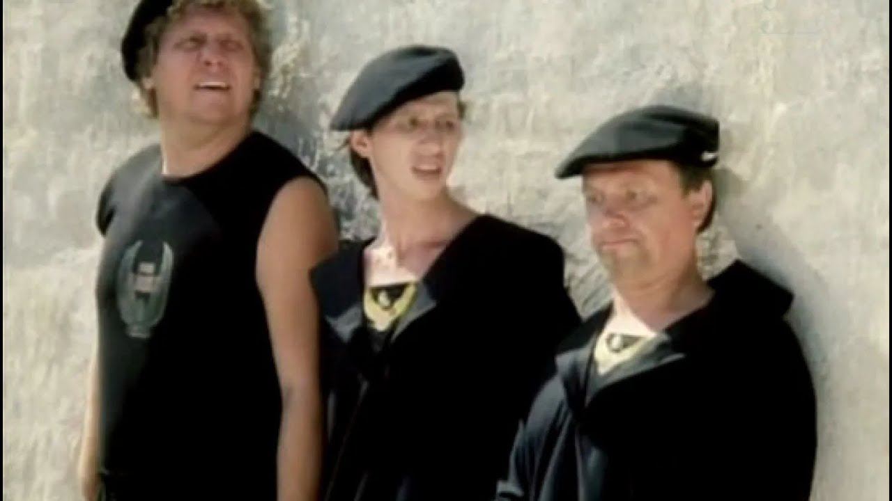 "Самолёт летит в Россию" (1994) - обязателен к просмотру смотреть онлайн