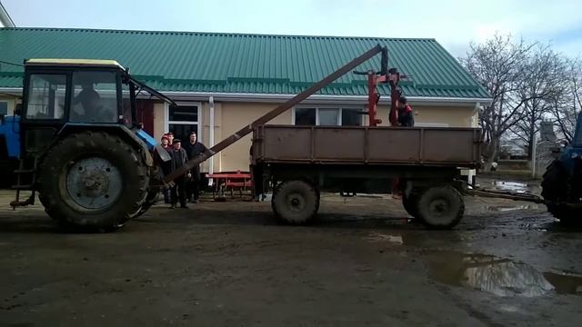 Кран с ХТЗ на МТЗ 1221 смотреть онлайн